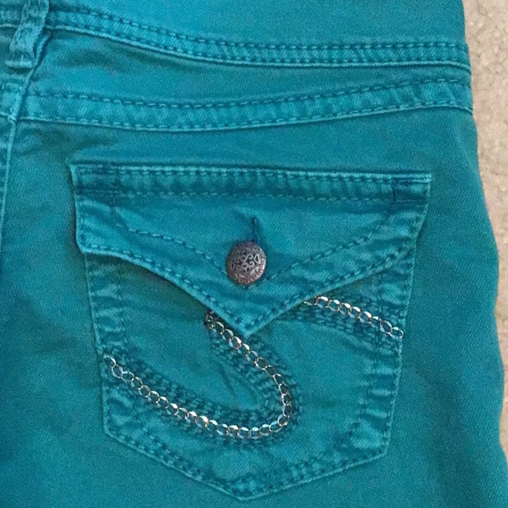 Silver Suki Short. Size 27